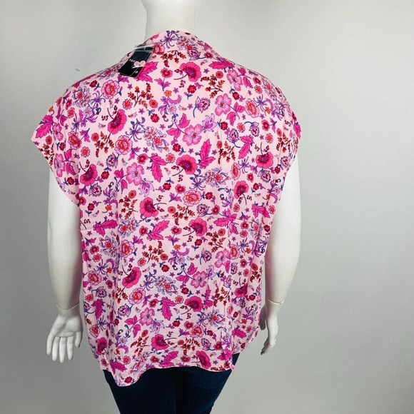 New Torrid Womans Sz 1X 14/16 Challis Blouse Dolman Pink Floral Button Front NWT - Picture 5 of 6